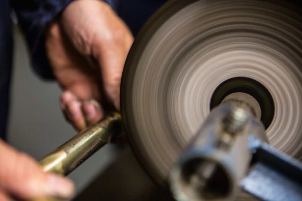 zettelerfilms's tweet photo. Each Studio Ore brass fitting is hand crafted and hand finished in Ashdown Forest. Watch the process here >> https://t.co/Zcb8fCPU50 https://t.co/OyJtdubIX7