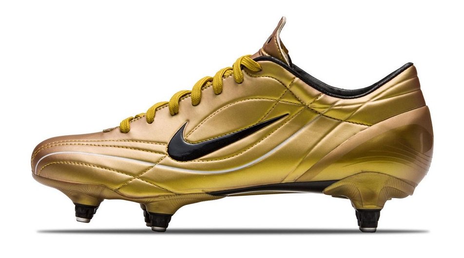 ナイキ サッカースパイク 『マーキュリアルヴェイパー2 HG』 (2004年