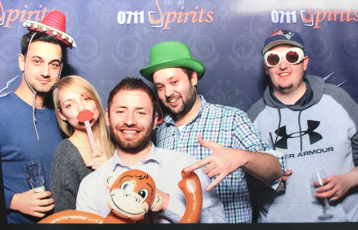 AlpaGino7's tweet photo. Super Abend gestern auf der @0711Spirits im #Römerkastell 🥃🍸🥂🍻🍾 Die Hausbar wird nun gefüllt und nächstes Jahr kommen wir auf jeden Fall wieder👍 #0711spirits #Ginfluencer https://t.co/GtUNmMxFdF