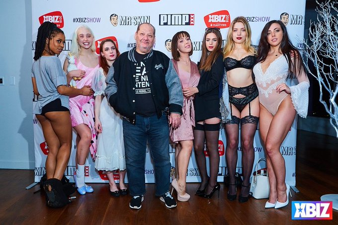 @XBIZ https://t.co/uFrPrEd22K<a class="tags" href="/tag/xbiz">@xbiz</a><a href="/tag/selfie"class="tags"><span>#selfie</span></a><a href="/tag/sexy"class="tags"><span>#sexy</span></a><a href="/tag/hot"class="tags"><span>#hot</span></a><a href="/tag/friskyfriday"class="tags"><span>#friskyfriday</span></a><a href="/tag/cleavage"class="tags"><span>#cleavage</span></a><a href="/tag/rt"class="tags"><span>#rt</span></a>