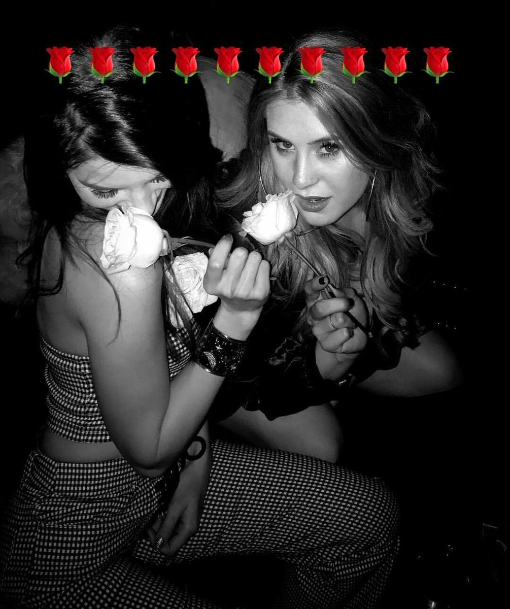 BrianaStrongFR's tweet photo. They're so cute, strong girls and nice people ! More that cousins are Sisters 🌹♥
@realbjungwirth 
@Ashleyyjessica1 https://t.co/PZIIuFTVDp