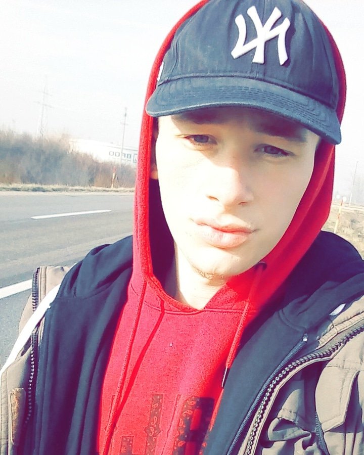 SlavisaRadovan4's tweet photo. Alo ja sam đavo putem anđela
ti mi se vratiš kolko god
štete da sam ti nanjela.!!😄👌👏 https://t.co/RI4ibh8iD8