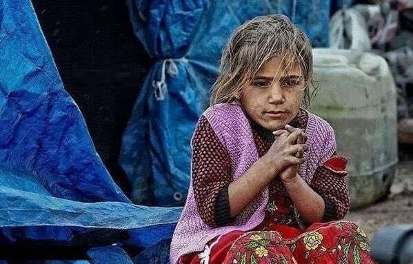 Zeyad_jehani's tweet image. تذكروا في هذا الموجة #الباردة أخوة 
لكم لا مأوى لهم يفتقدون لقطعة رغيف 
و غطاء دافئ نظيف . 
.
تذكروهم ولو بدعوة