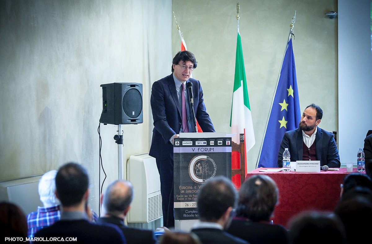 UNESCOEU's tweet photo. “The #viaFrancigena stands as symbol of one #Europe, united thanks to its various, shared cultures” @UNESCOEU Director Paolo Fontani at the Forum “Europe and Via Francigena: an intercultural dialogue” in Monteriggioni, Italy https://t.co/NdGCJX70xQ