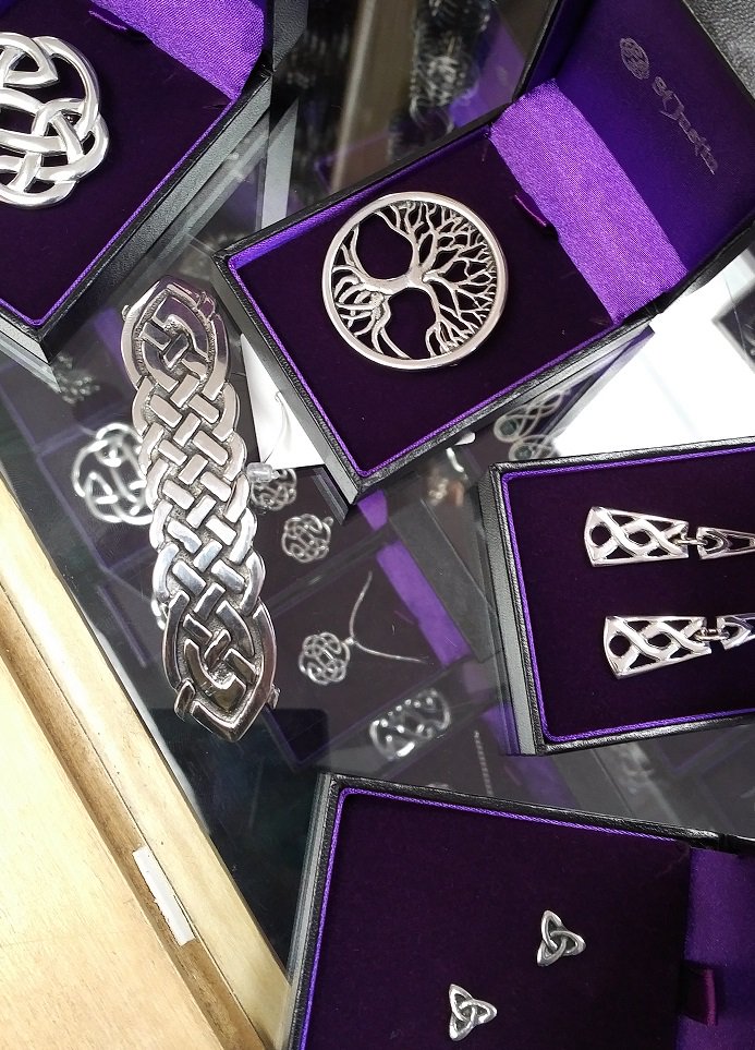 ScottishExperts's tweet photo. Today is #lastshopping #Saturday for #anythingscottish at @ScottishExperts.  #storeclosing Wednesday Jan 31 at 5pm.
#tartan #yegshopping #celticjewellery #kilts #quaichs #kilthose #princecharliejacket https://t.co/Jc2W0b49vd