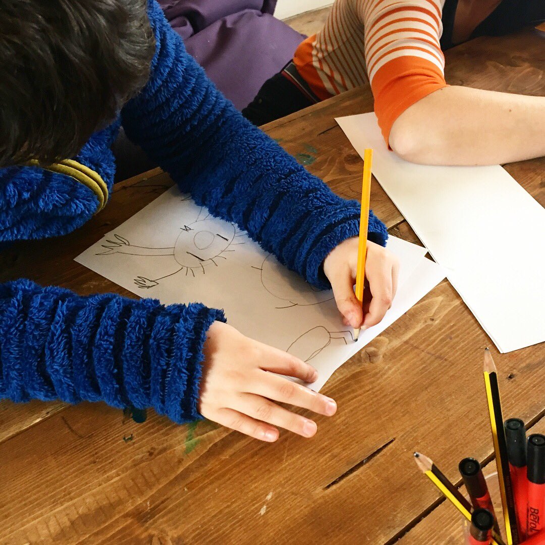 BrightEmporium's tweet photo. A brand new term of I Can Draw with the brilliant @katebodell✏️✨ Join us for more in 2 weeks time! ☺️ #icandraw #drawing #drawingworkshop #kidsart #kidsfun #activitieslondon #london #battersea #clapham #brightsparks #brightemporium #creatorsnotusers https://t.co/qE1mTFXwSa