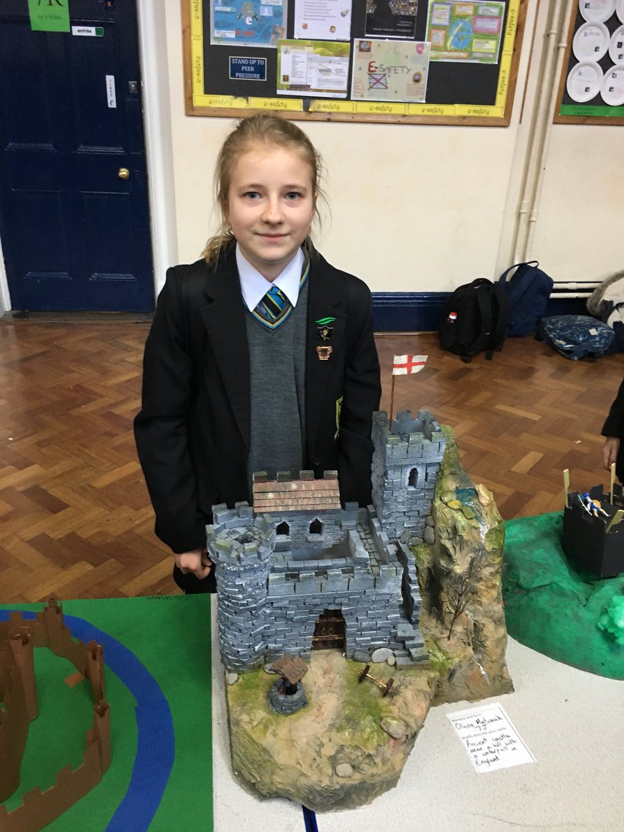 GraveneySchool's tweet photo. @GraveneySchool Year 7 Castle competition 100+castles - some edible ! https://t.co/XszQMtWOuU