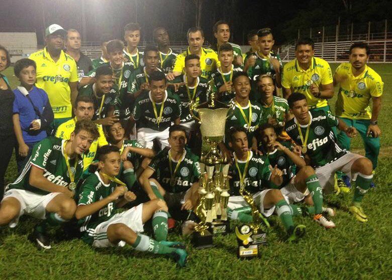 Verdão vence Nacional-URU nos pênaltis e encara Defensor-URU na semi do EFIPAN ➤ bit.ly/2FlVsx6 

#AvantiPalestra