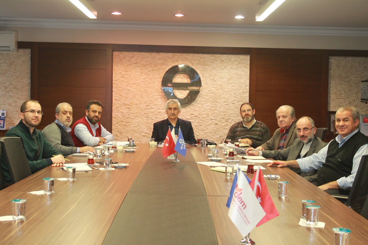 Namaz Gönüllüleri Platformu İcra Toplantısı, Ensar Vakfı genel merkezinde gerçekleştirildi.