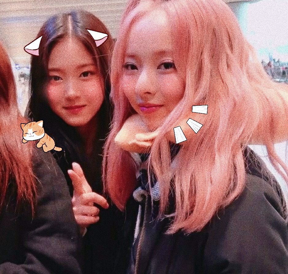 loonasoftie's tweet photo. #현진 ₊ #비비 ♡ ¦ #이달의소녀 ˘͈ᵕ˘͈ https://t.co/T8kwbwHnto