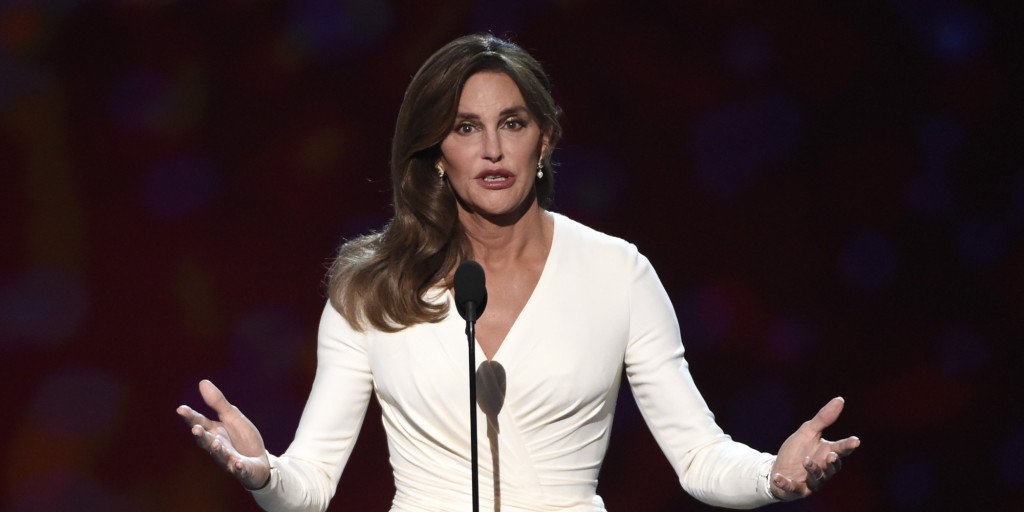 EntertainDMV's tweet image. Caitlyn Jenner to Pay $800,000 in 2015 Fatal Car Crash Settlement entertaindmv.wordpress.com/2018/01/27/cai…
