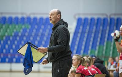Oranje-Rood mag spelen om landstitel in de zaal dlvr.it/QCz42S