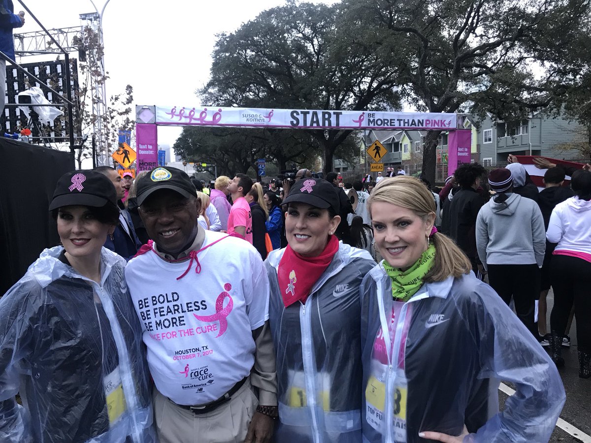 SylvesterTurner's tweet photo. We are getting ready for the @SusanGKomen #RacefortheCure. Glad to see many out here this morning for such a great cause. https://t.co/1Jcv6MTvJM