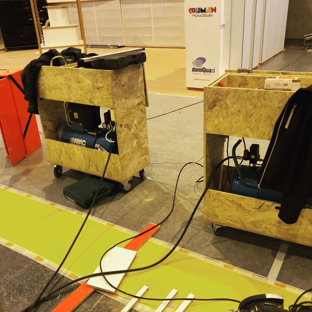 _MadProductions's tweet photo. 2 grupos de trabajo para 1 stand 👌🏼estamos #locos #intergift #bisutex #giftfriends #ifema #diseñodestands #diseñostand #efimero #stand #exhibitiondisplay https://t.co/gVqMNyGmA4