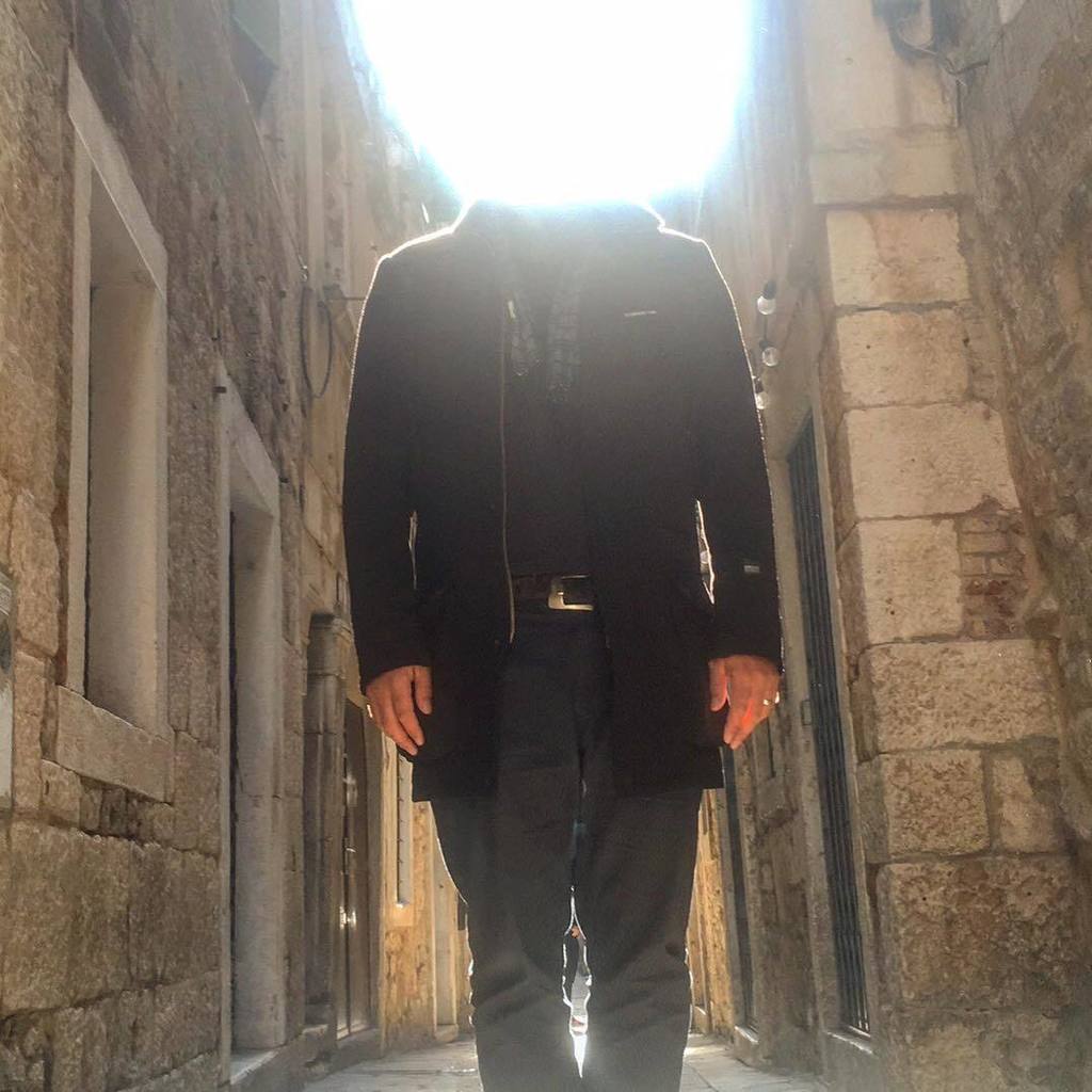 mahinahathaway's tweet photo. apparently the sun doesnt shine out of his butt after all #sunshine #sunce #sun #split #winterinsplit #splitoldtown #splitstarigrad #blondie #myblondie #myblondebombshell https://t.co/SxabeB5rsn https://t.co/96EOao3LlH