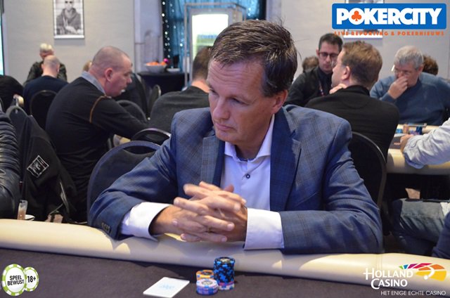 PokerCityNL's tweet photo. #UtrechtPS: Dag 2 schoot uit de startblokken. O.a. Sander van Wesemael, Jonas ten Cate en Jan Jansma al uitgeschakeld. In totaal busten 19 spelers in eerste level. Nog 75 spelers in de race. Volg het live report hier: https://t.co/X8GINep0d0 @PokerSeriesNL https://t.co/v4tscQsAYy