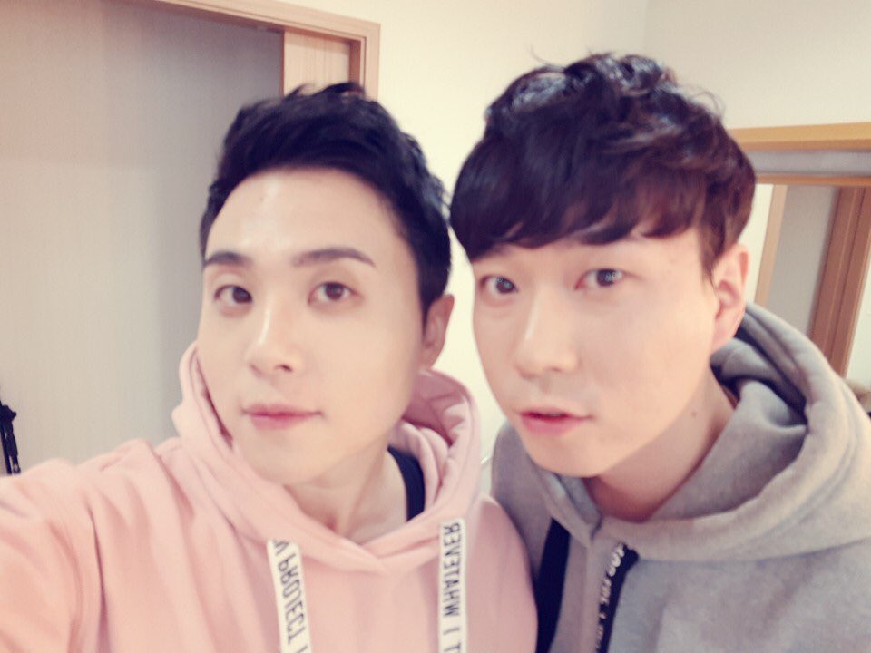 0201joowon's tweet photo. 오늘 너무너무 감사하고 즐거운 하루였습니다! 모두들 행복한 밤 되세엽!!!💕 다음에 또 만나요!!!😘 #윈터 인 블룸  #정주원  #남도형  #이경태  #민승우  #감사합니다💕 https://t.co/nfaQzLWjlX