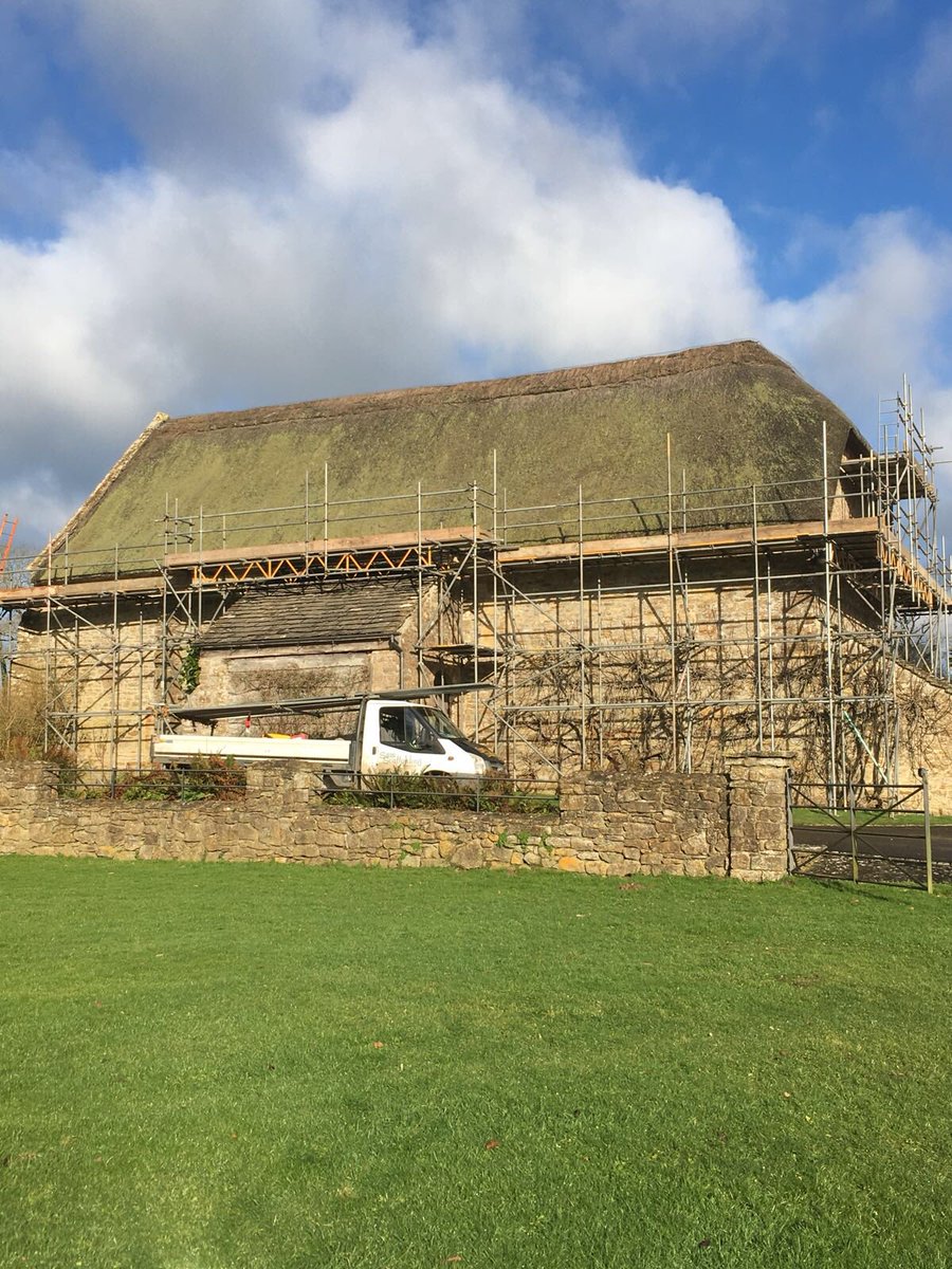 SamScaff2003's tweet photo. Erected near #Sherborne #Rethatch #Masterthatcher #Dorset #Countryside https://t.co/xgrhJfx5cZ