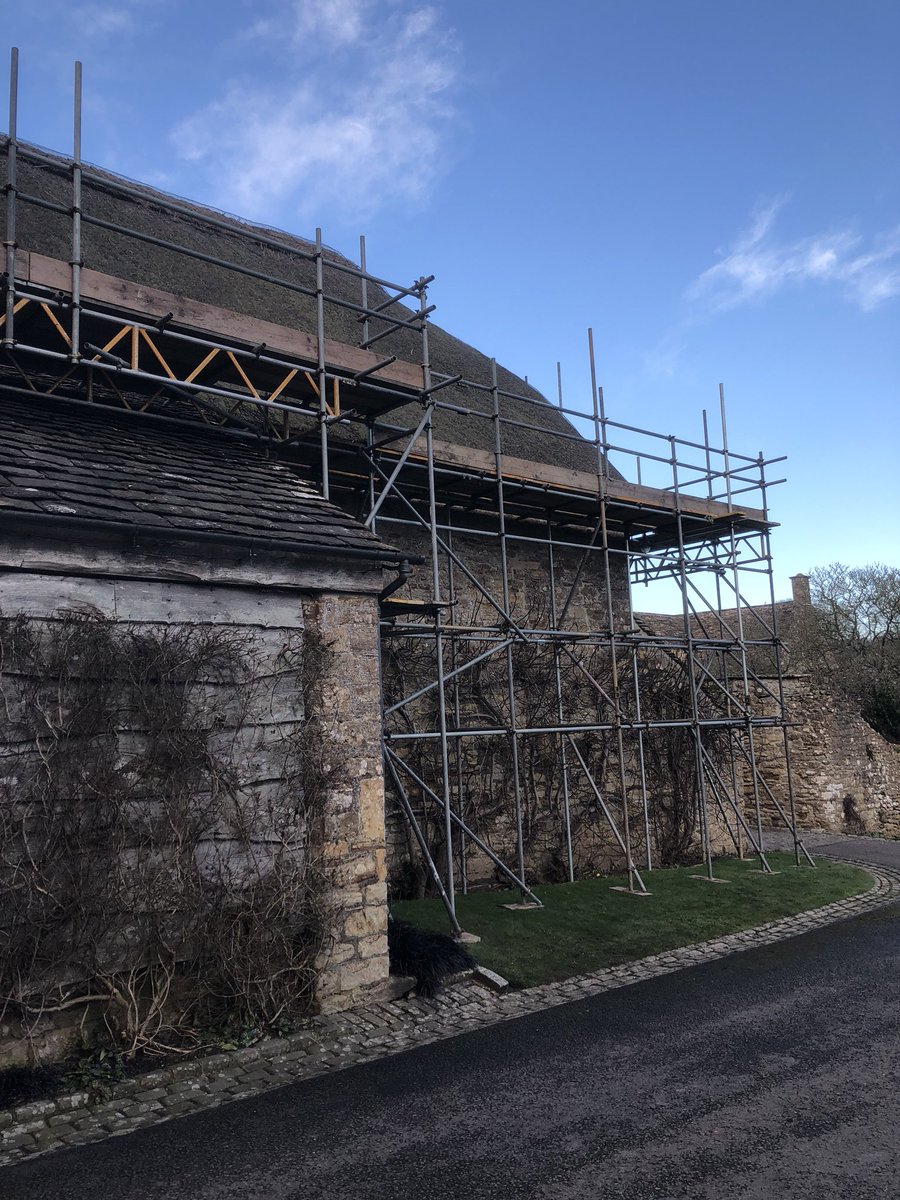 SamScaff2003's tweet photo. Erected near #Sherborne #Rethatch #Masterthatcher #Dorset #Countryside https://t.co/xgrhJfx5cZ