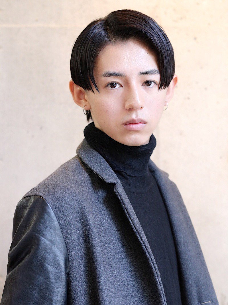 Ryohei メンズヘアスタイル辞典 編集長 ワックスとジェルを混ぜ合わせて束感とツヤ感同時に出せる ヘアスタイル の作り方 セットの仕方を紹介https T Co 4ubmtvvzh0ジェル スタイリング セットの仕方 ヘアスタイル ワックス 混ぜる 髪型