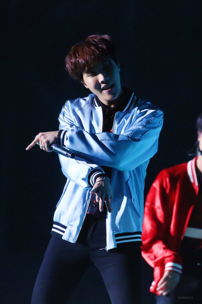 180125
#BTS #JHOPE #방탄소년단 #정호석 #제이홉 
<a href="/BTS_twt/">방탄소년단</a>