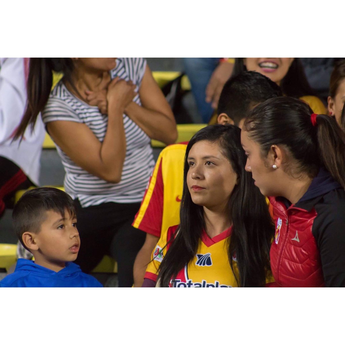 KathyRCh02's tweet image. Yo siempre estoy bien concentrada en el partido jaja 🤣🤷🏻‍♀️