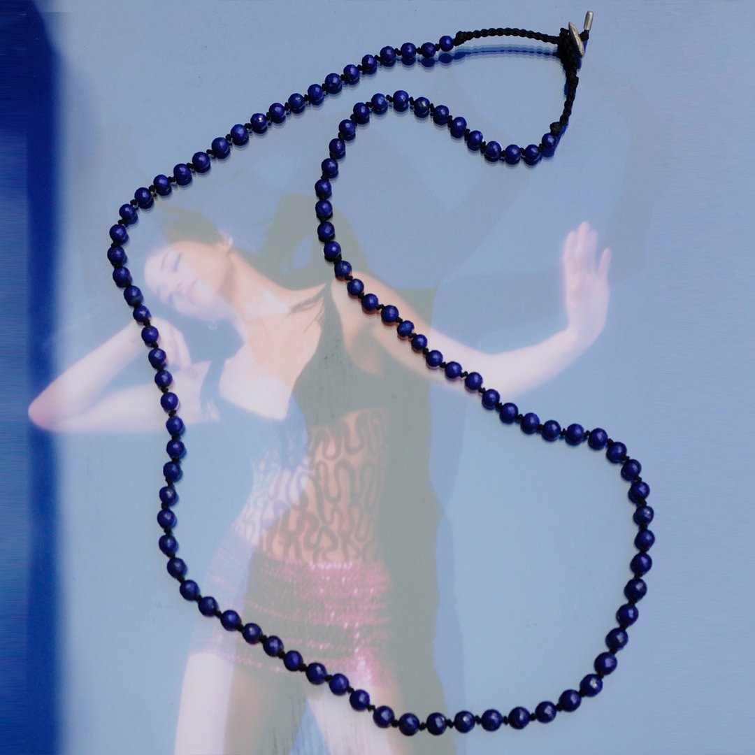 meandrojewelry's tweet photo. These faceted beads have hints of the lapis signature, golden inclusions that twinkle like stars in the night. Lapis has been treasured as a stone of truth and enlightenment for centuries. #lapis #beaded #cordnecklace #goldeninclusions #stoneoftruth #madeinnyc #meandro https://t.co/68S9uxu62W