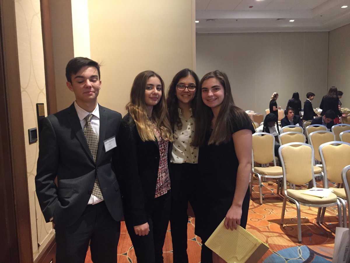 AmyGignesi's tweet photo. Andrew and Mackenzie from @TheHarveySchool working with students from @GeorgeSchool to ensure the success of the League of Nations at #ILMUNC. #iamharvey #wonk. https://t.co/KozF9wcy6a