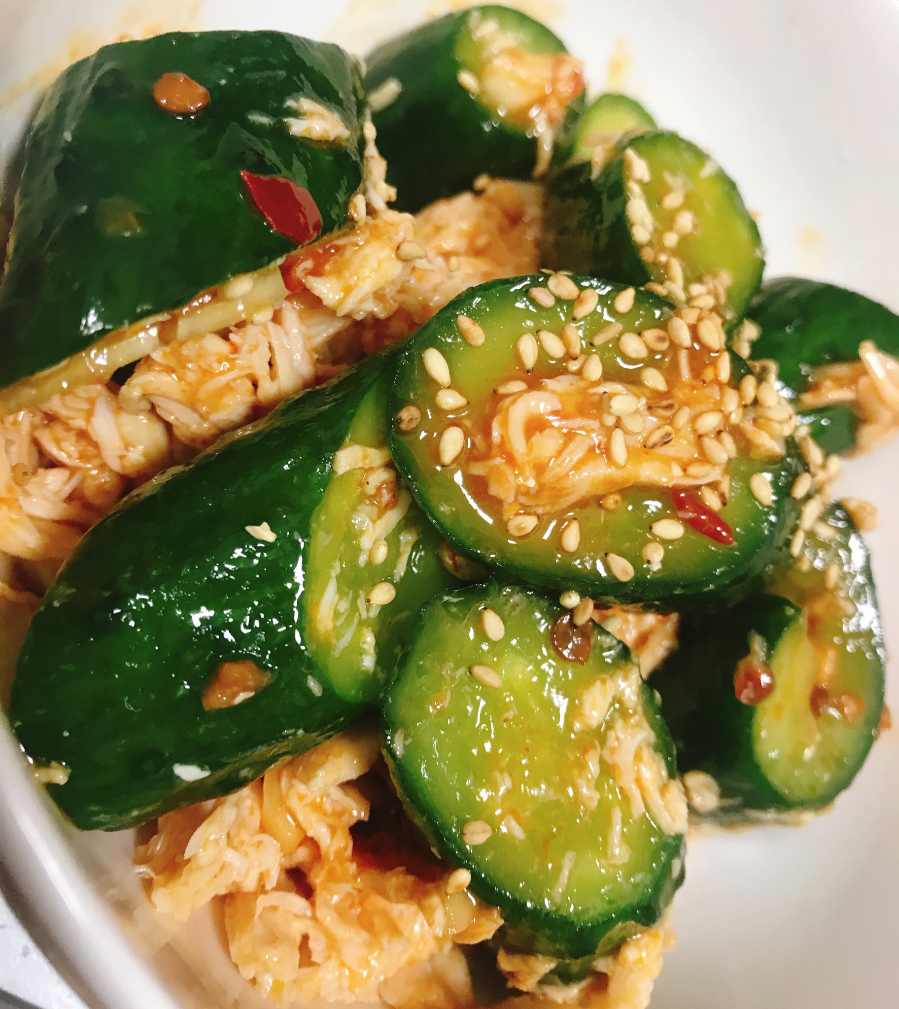 杏耶 あや 新連載 ふんばりごはん日誌 棍棒できゅうりガンガン叩いて適当に切ってごま油と鶏がらスープ粉末とコチジャンとよく合えて5時間くらいおいてコンビニのサラダチキンちぎってあえたやつ T Co B05e33si18 Twitter