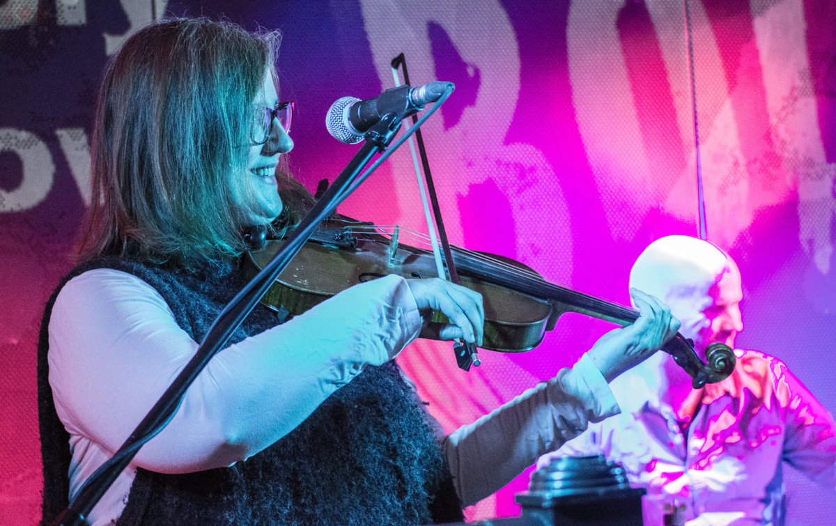 dccintdot's tweet photo. For @MusicCityN's #SOTC2018 Winter Festival @Sigrun_Stella delivered a lazy hazy but hypnotic and beautifully sung set @hideouttoronto last weekend! OWR: 'Summertime' https://t.co/oa6Ky3ttkl