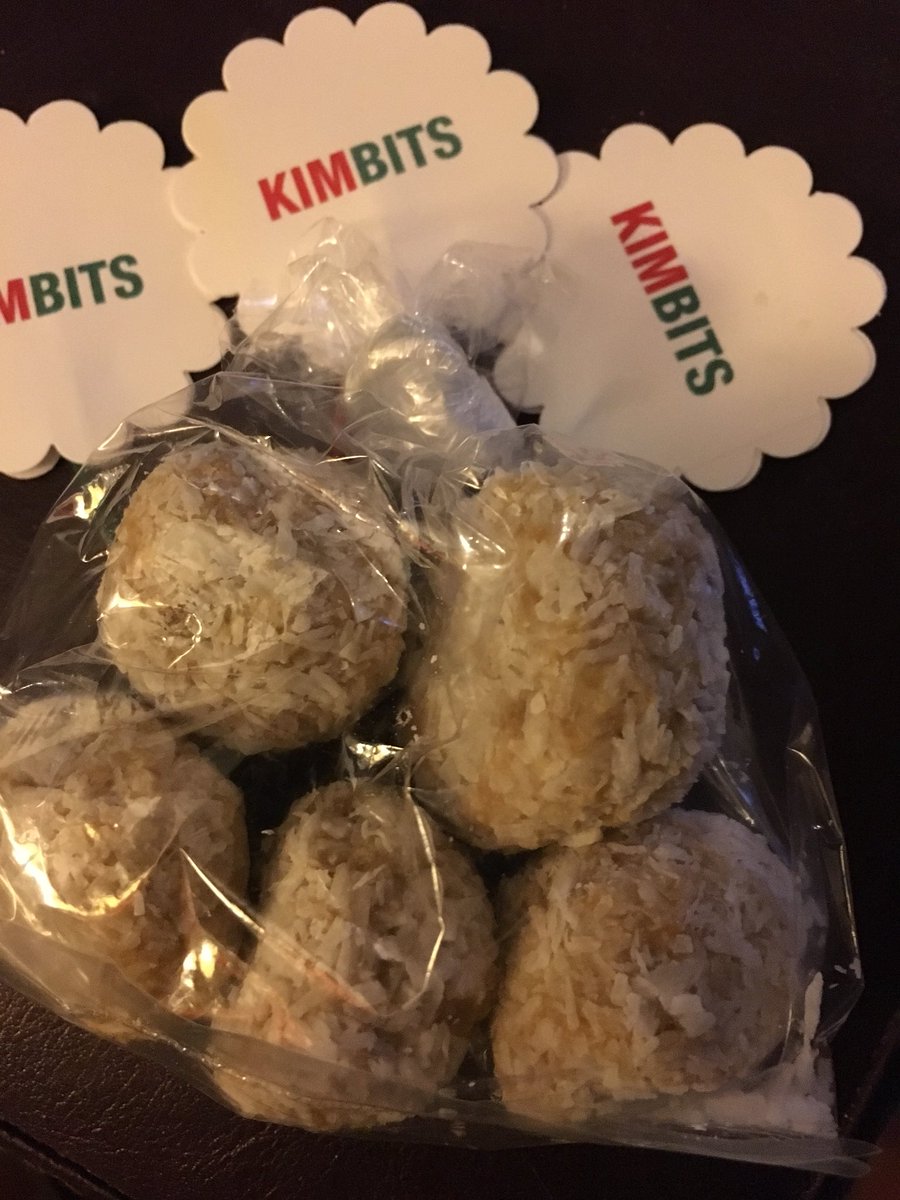 Lamchop99's tweet photo. Thanx @refereefan aka #MamaKimBit for these treats will try and enjoy them tonight watching a movie ! #okseeyou soon!!! #KimsConvenience https://t.co/6IqUtloDx3