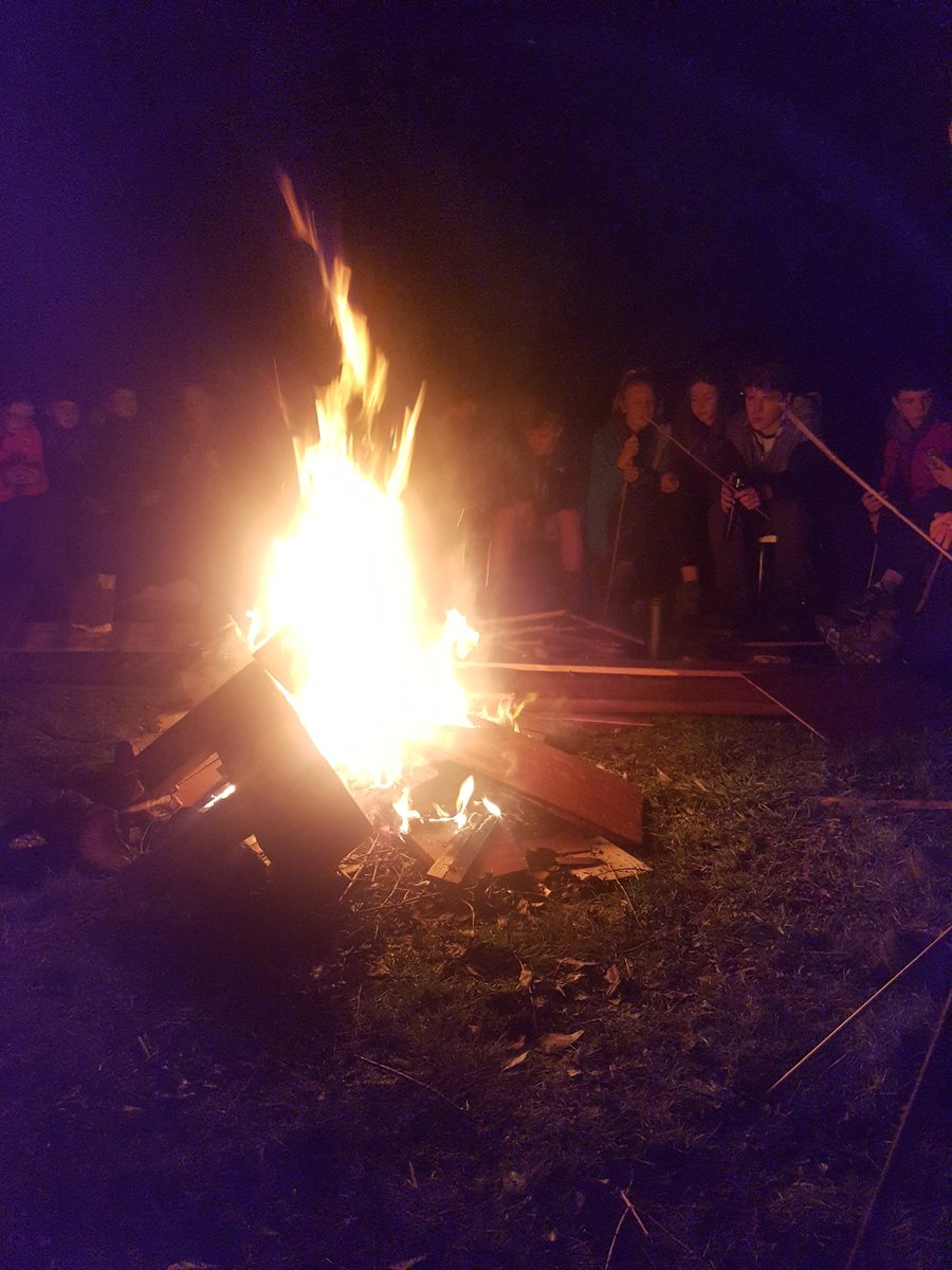 jambounit66's tweet photo. Campfire to end the day #unit66 #UK24WSJ #worldscoutjamboree #surreyscouts https://t.co/kKEGxb1aAP