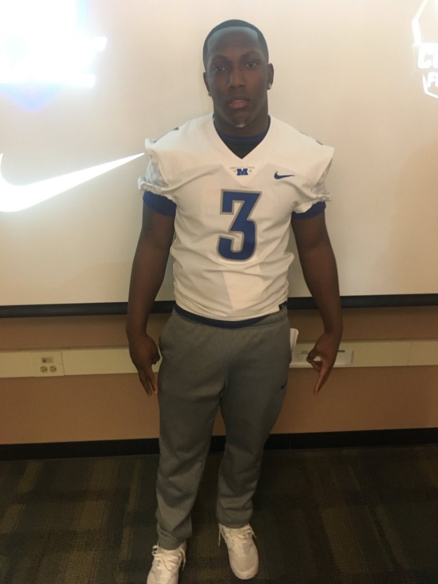 BrianTillman30's tweet photo. Extremely‼️Blessed To Receive My First Offer From Millikin University All Praises To God #GoBigBlue🔵⚪️ @coach_Harris23 https://t.co/9xAknDrIhV