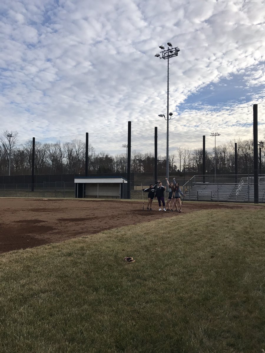DomSoftball's tweet image. Finally back out on the field !!!!! #ringszn