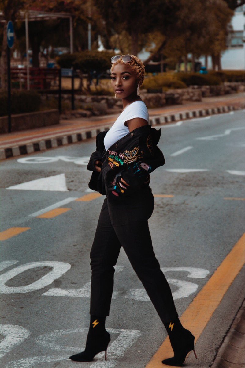 Jay_THEARK's tweet photo. Don’t let em clip your wings, they don’t need em like you do. #Roguevision #picassogang #picassogirl https://t.co/m22PdjBEd7