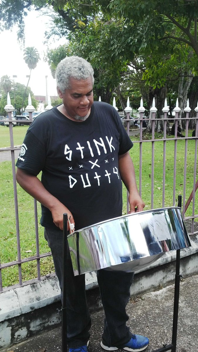 Carla_H_Rufelds's tweet photo. @Mervyn_Taitt our #panorama maestro has passion at the #smallpan competition in #POS. Go #FascinatorsPanOrchestra! https://t.co/zc8nkRY5yt