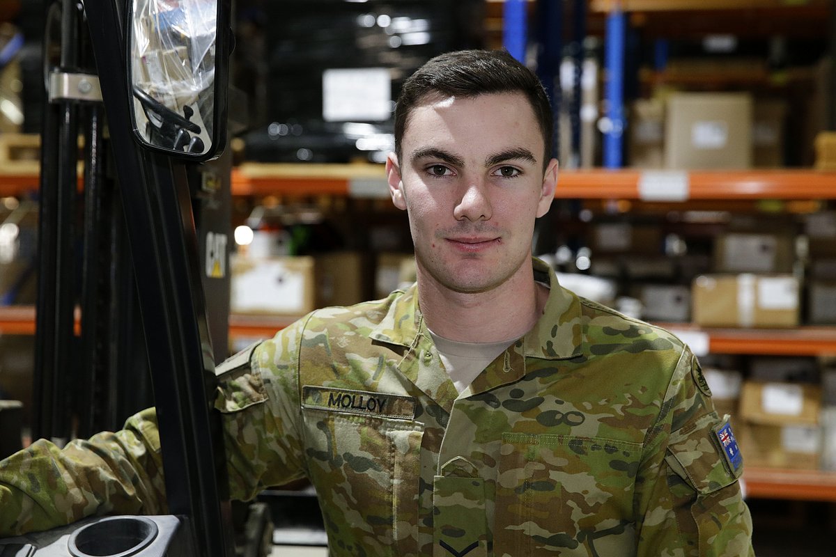Joshua Molloy is an Air Dispatcher deployed in the Middle East Region see here ow.ly/QNiR30i0ZiA to read his story #OpACCORDION @AustralianArmy