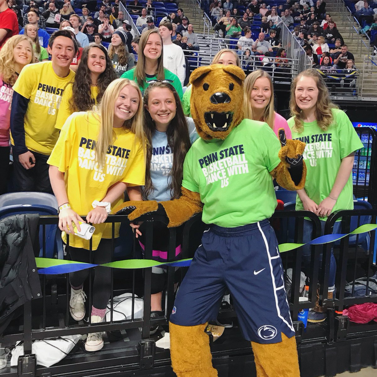 FortySixLIVE's tweet photo. #THONHOOPS #FTK #46LIVE https://t.co/zkVssgh6PC