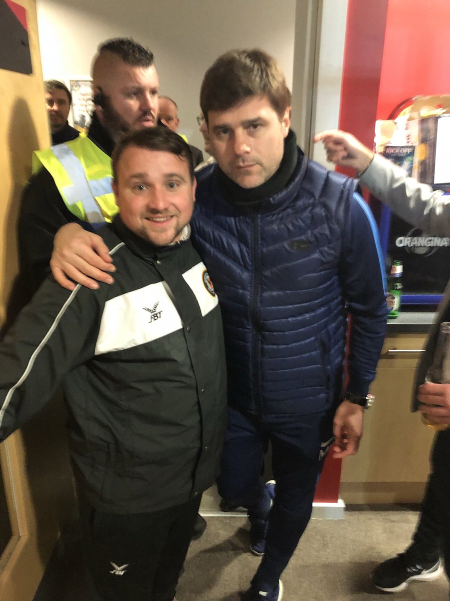 dannyelliott17's tweet photo. What an evening what a performance!!! https://t.co/jxgBMh8xzP