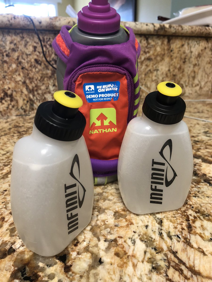 msekelsky's tweet photo. Getting ready for my first 20 on Sunday. Looks like 97% humidity. Hydrate, hydrate, hydrate #bostonmarathon2018 #Running4Real https://t.co/OPBU1ybH17
