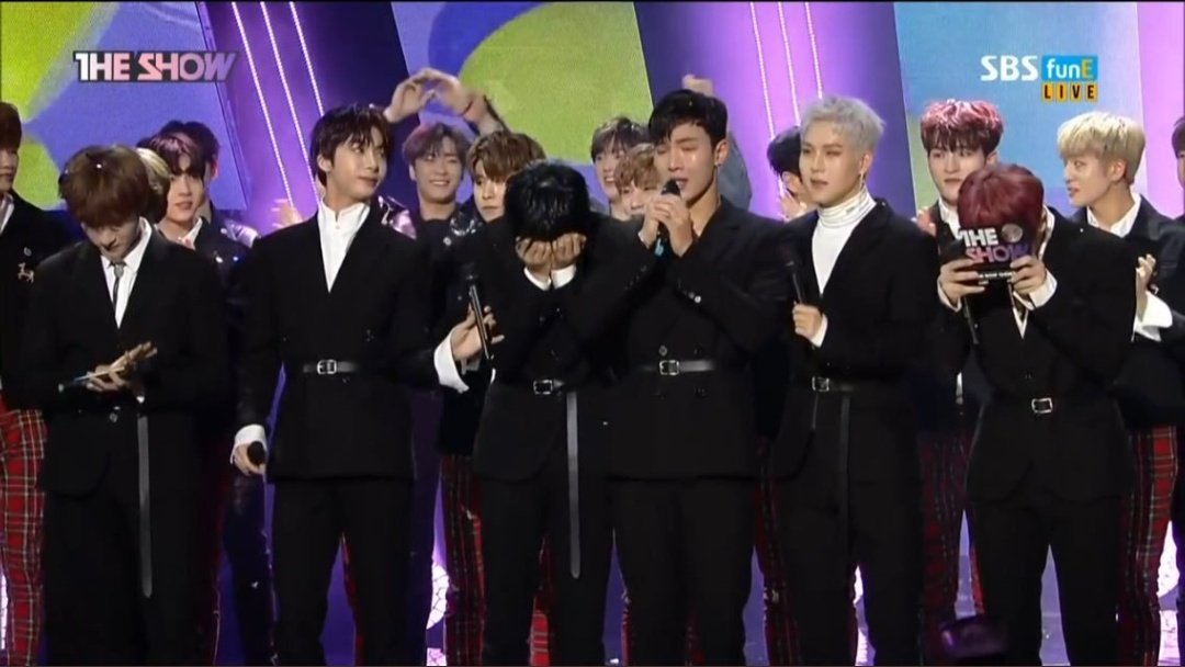 MayOwO_514's tweet photo. Bringing back the day of #monstaxfirstwin when the entire fandom cried with the boys!!!
#TwitterBestFandom
#SoompiAwards
#TeamMonstaX
@OfficialMonstaX https://t.co/eEVmRkZBjB