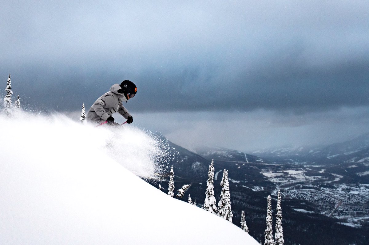 Cole was out with <a href="/JaninaKuzma/">Janina Kuzma</a> catching some fresh snow at <a href="/SkiFernie/">Fernie Alpine Resort</a> 📸 <a href="/MountainManCole/">Cole Pellerin</a> #ferniestoke #playoutside #olympian #snowseekers #powderhighway