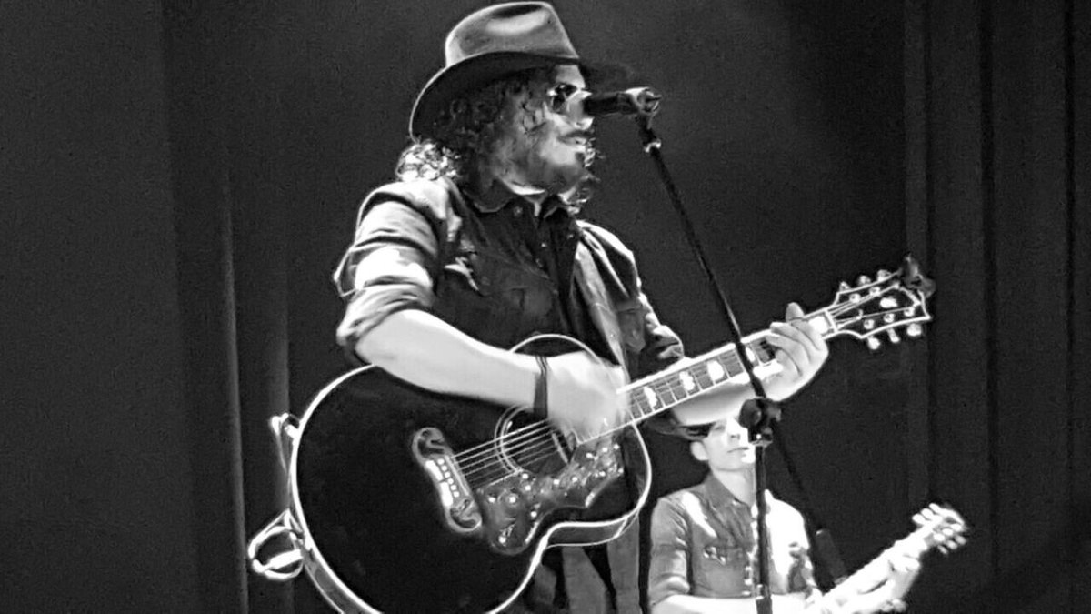 jaureguimusic's tweet photo. Hoy 27/01 estaremos a las 13:00H rockeando en los 13 años del programa #TrovaSinTrabas con #JuanSabor por @frecuenciatec 94.5 y https://t.co/b9yDoJLrxY https://t.co/DOLiXdwbjr