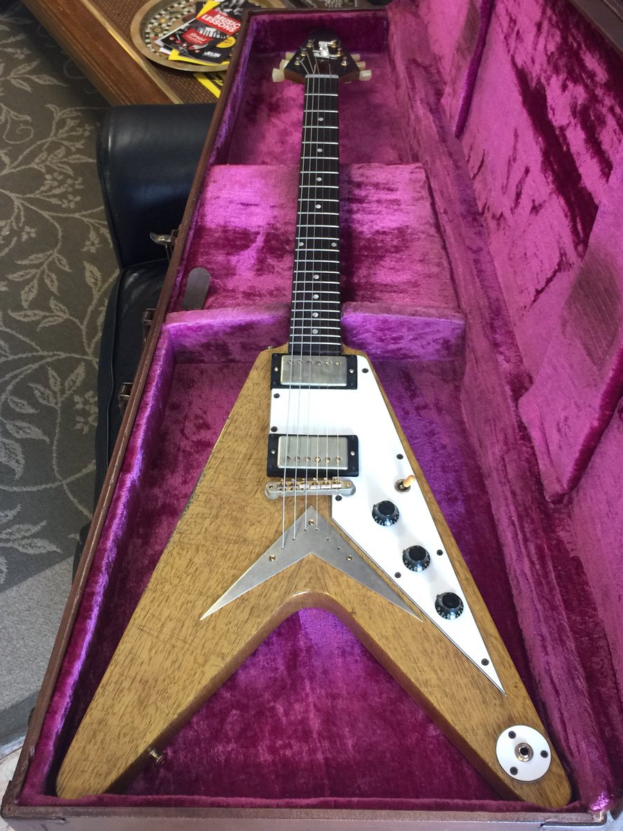 DannyFnRusso's tweet photo. 1958 Explorer &amp; Flying V!! https://t.co/I4hudf1yPr