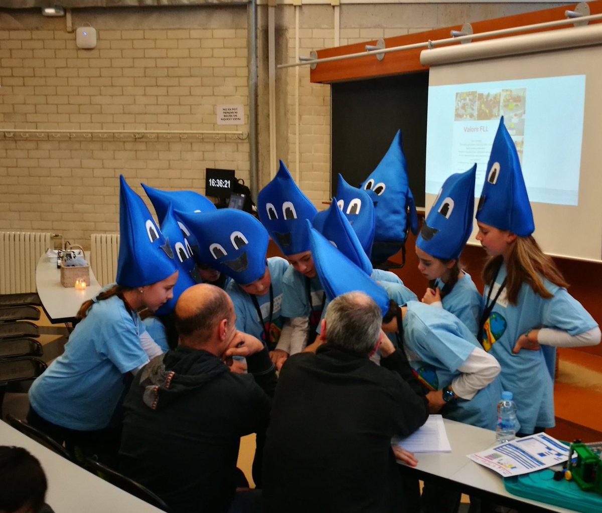 SusannaTuset's tweet photo. Tarda intensa! Gran defensa de projecte científic, valors i redir!!!
Sou genials! #scsmartdrops @SagratCorSarria @FLLSpain @FLLGironaEPS https://t.co/HMpMtN9BFl