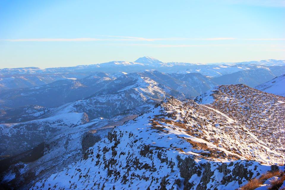 ¿Sabes desde qué pico de la región se puede ver el Mar Mediterraneo? ⛰️ Si te animas a subir a la cumbre acompañanos esta noche a partir de las 21h junto a Esperanza Santos y <a href="/CLMmegusta/">CLMmegusta</a> #CMM