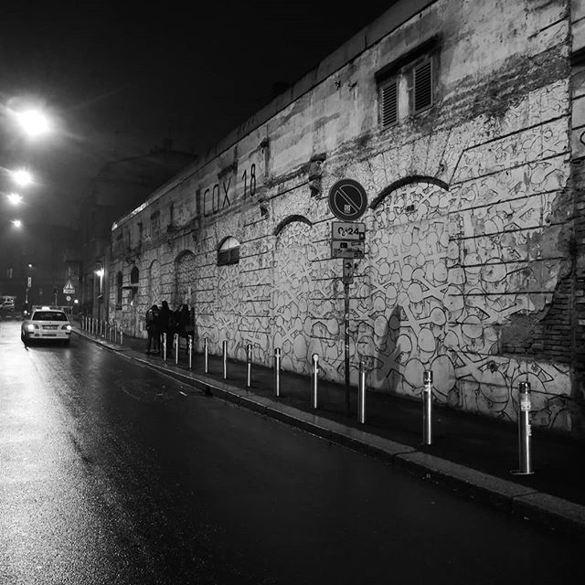 Dismatwit's tweet photo. Difendo i territori di alternativa culturale #cox18 #rawurbanshots https://t.co/F23FcMci2s https://t.co/0VKNhgPstY