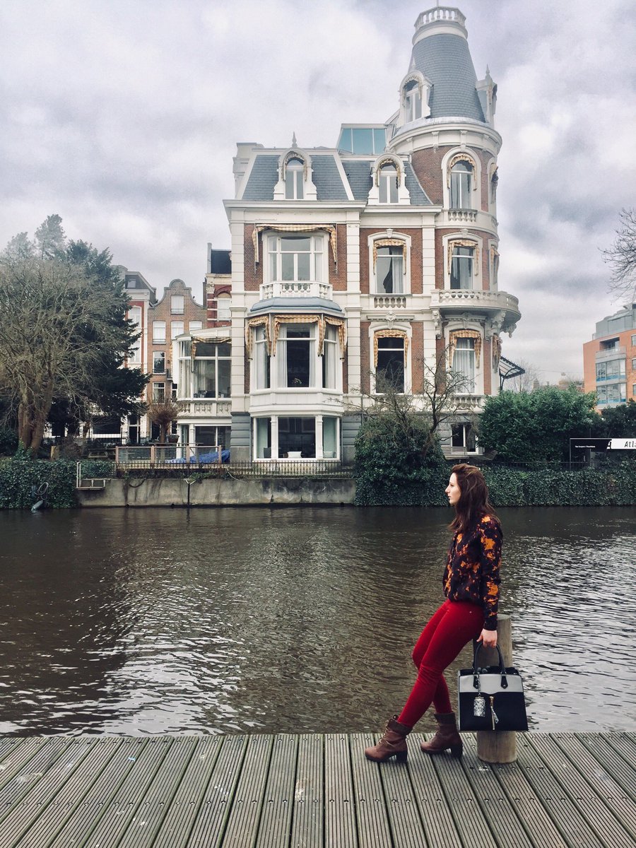 Elainki3's tweet photo. There are always hidden picture spots in Amsterdam .. love it ❤️ #Amsterdam #Holland #youtuber https://t.co/bLurBQlQCf