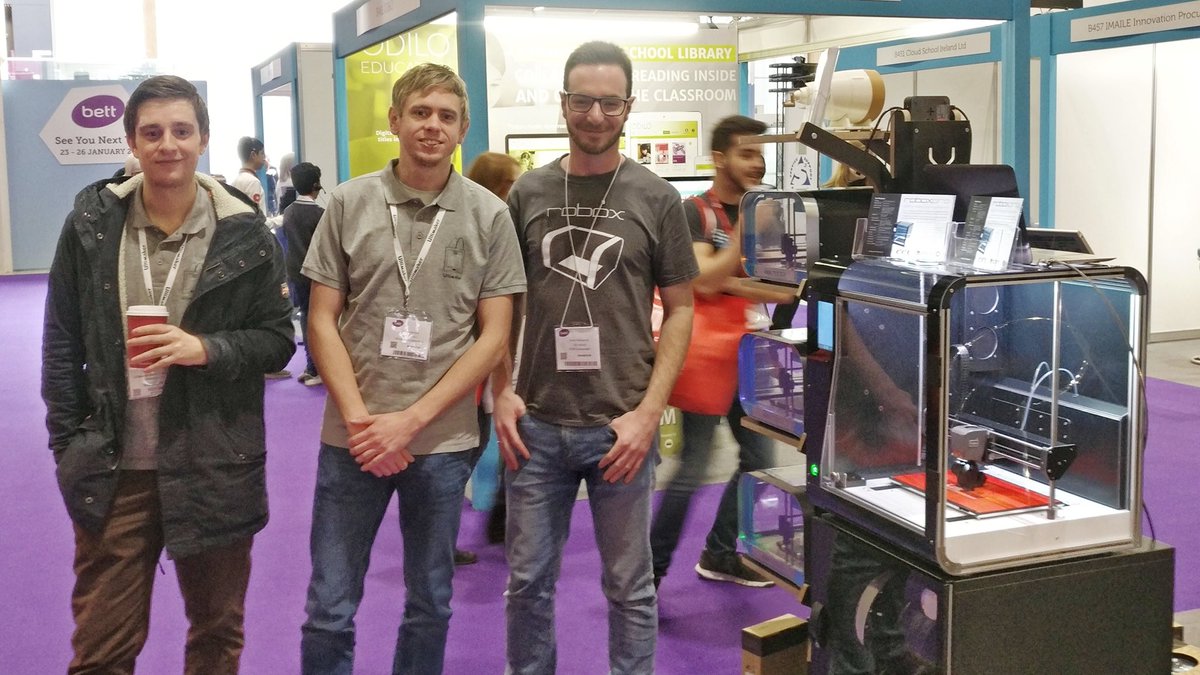 CELRobox's tweet photo. A great few days @Bett_show launching our new huge, high performance 3D printer, #RoboxPRO. We even managed to receive some very positive hardware feedback from the original 3D printer education experts @Ultimaker. This is the spirit of cooperation we need to see moving forward! https://t.co/CeJlqdqMcc
