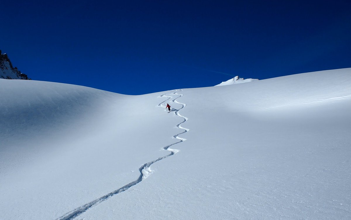 guidespacekilly's tweet image. &quot;Natura deficit, fortuna mutatur, deus omnia cernit.
La nature nous trahit, la fortune change, un dieu regarde d&apos;en haut toutes ces choses.&quot;
Les photos sont des photos d&apos;archives et le texte tiré des mémoires d&apos;Hadrien. Un peu de culture dans ce monde de neige... 😊📚🏂🎿